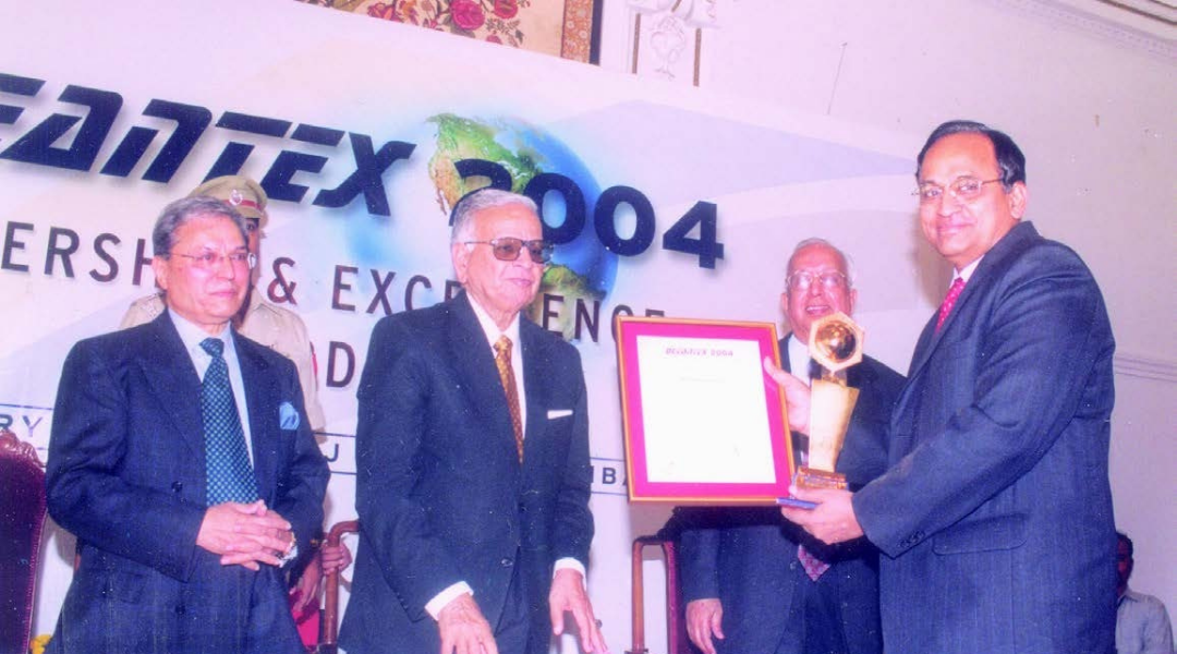 The Award for the Achiever of the Year 2004 in Oil Refining(Marketing) went to Mr. M. S. Ramachandran, Chairman, Indian Oil Corporation.